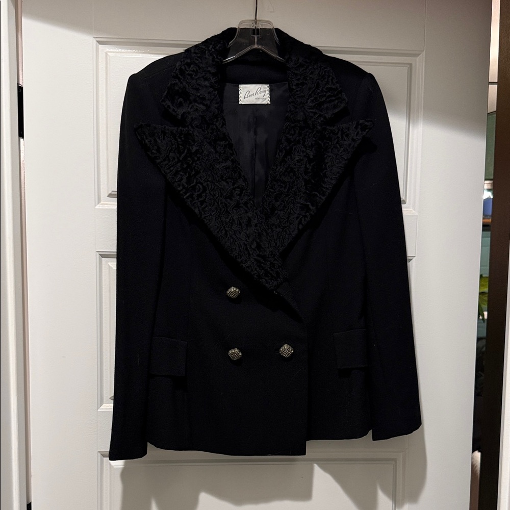 Vintage Ben Reig Elegant Black Blazer with Textured Lapel